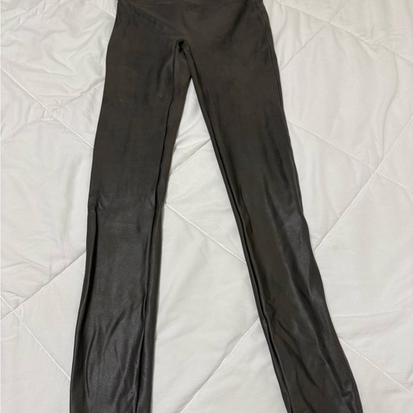 SPANX Faux Leather Leggings - Picture 4 of 10
